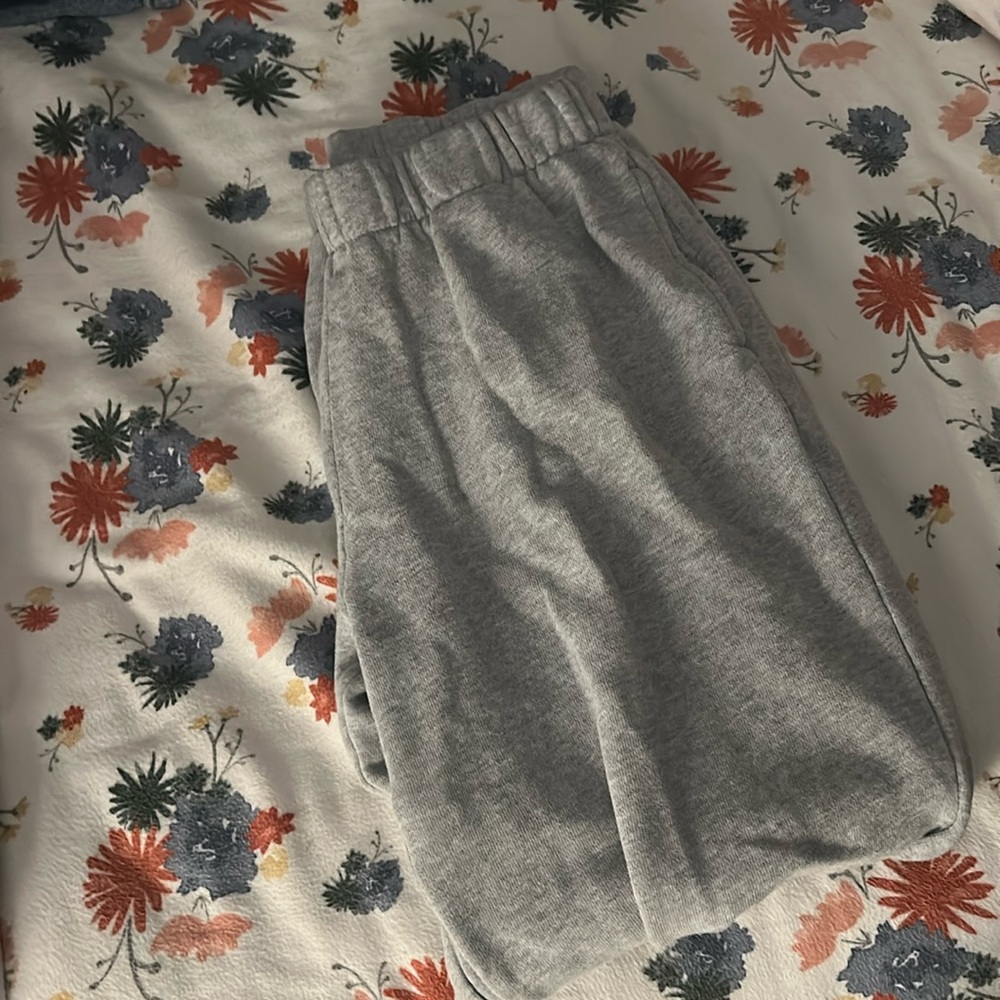 brandy melville grey cuffed sweatpants